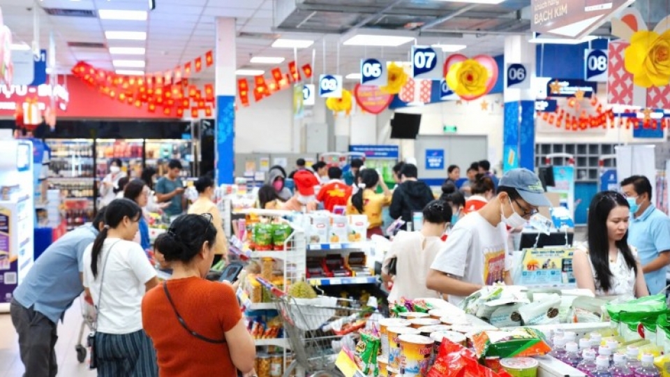 Businesses ramp up promotions to energize spending